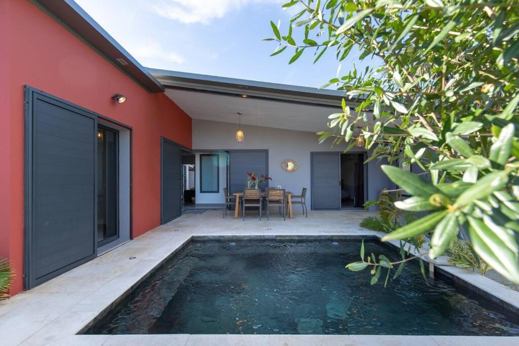 Villa Benjoin St-Pierre Piscine Chauffee Et Mer Saint Pierre Exterior photo